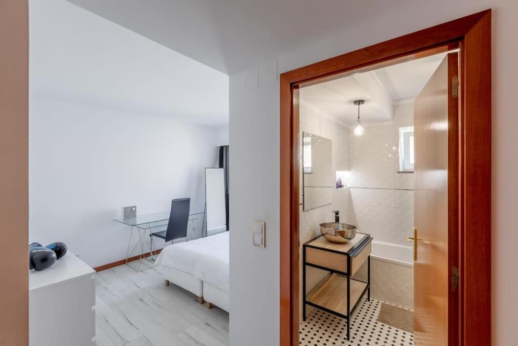 Spacious 3-Bedroom Condo In Lisbon Exterior photo